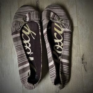 Roxy - Fun, slipper-like feel flats!